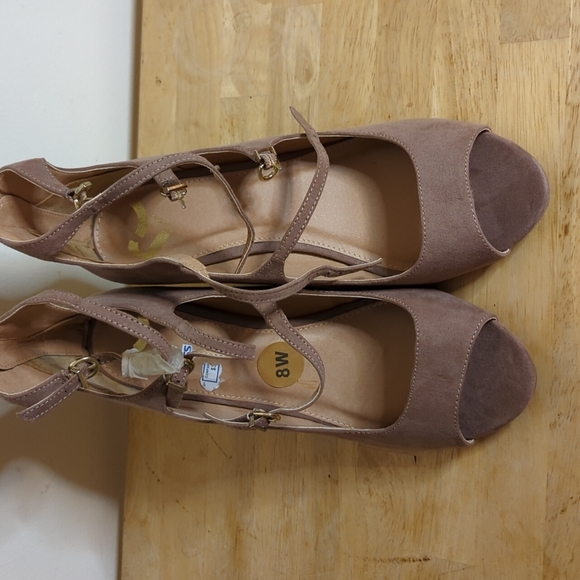 Shoes - Picture 3 of 3